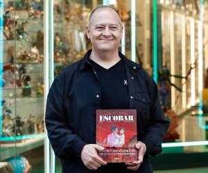 El arquitecto y escritor Juan Pablo Escobar, hijo del narcotraficante colombiano más poderoso del siglo XX, presenta hoy en Barcelona su obra Escobar: una educación criminal.