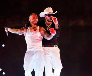 Los colombianos J Balvin y Ryan Castro se presentaron en el concierto Hecho en Medellín, Ciudad primavera este sábado, en el estadio Atanasio Girardot.