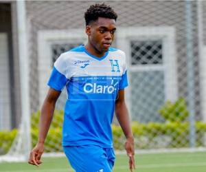 Julián Martínez, hijo del exfutbolista hondureño, durante un entrenamiento con la Sub-17.
