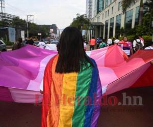 Los defensores de los derechos de la comunidad LGTB en Honduras están pujando para que se les permita el cambio de identidad.