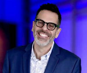 Nacido en Florida, Suárez dirigía desde 2024 las cadenas de Telemundo en Orlando, Tampa y Fort Myers-Naples.