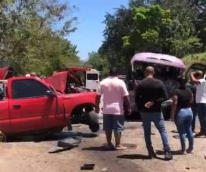 Un brutal accidente vehicular deja tres muertos y varios heridos en Tocoa, Colón.