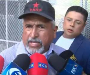 Uno de los primeros en llegar fue el exdiputado Juan Barahona.
