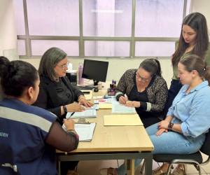 García de Hernández aseguró que los señalamientos de Lobo Sosa no solo carecen de sustento, sino que también alimentan una campaña de odio que eleva el nivel de riesgo contra su vida y la de su familia.