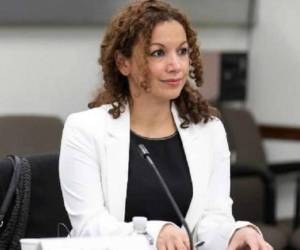 “De forma responsable informo sobre la razón que me ha obligado a separarme de mis funciones temporalmente, por motivos de salud”, aclaró en redes.