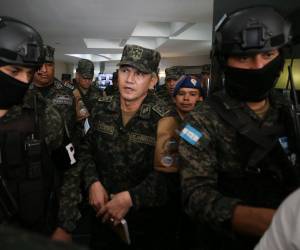 La gestión del actual jefe de las Fuerzas Armadas Roosevelt Hernández pasará a la historia como una de las repudiadas tanto dentro como fuera del ente castrense.