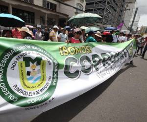Representantes del Gobierno y del magisterio anunciaron acuerdos que permitirán el regreso a clases y la instalación de una mesa permanente de diálogo.