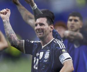 Argentina, en otra remontada heroica, derrotó 1-2 a Inglaterra.