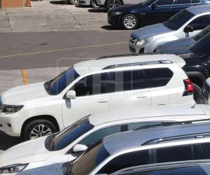 Momento en que el fiscal general suspendido llegó al hemiciclo para acudir a su primera comparecencia.