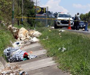 El cuerpo sin vida fue dejado envuelto en varias sábanas, en el kilómetro 9 de la carretera CA-5 norte.