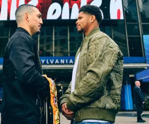 Teófimo López llega de derrotar a Arnold Barbosa en Times Square.