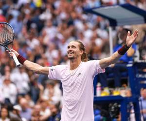 Así celebró Alexander Zverev junto a miles de aficionados.