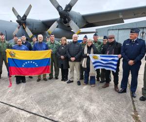 Parte a Venezuela el primer avión con envío de ayuda humanitaria de Uruguay.