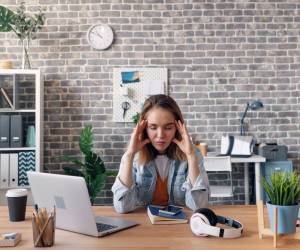 Dos de cada tres profesionales admiten tener serias dificultades para encontrar el tiempo y la energía necesarios para realizar sus tareas habituales debido a la sobrecarga digital en el trabajo.