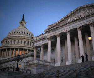 La iniciativa fue presentada por el presidente del comité de exteriores del Senado, el demócrata Bob Menéndez, junto a los senadores demócratas Tim Kaine y Ben Cardin, y los republicanos Bill Cassidy y Roger Wicker.