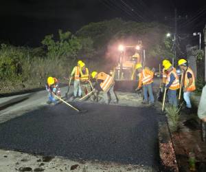De acuerdo con la información emitida, las lluvias intermitentes propias de la temporada han impedido desarrollar con normalidad las labores de bacheo asfáltico.