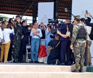 El presidente Asfura al inaugurar la jornada de vacunación dijo: Las vacunas salvan vida. Cumplamos con ese deber, vamos a estar bien, mientras se aplicaba su dosis contra la influenza.