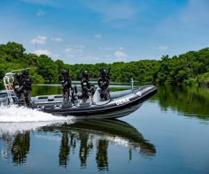 Narcos infiltran puertos de Guayaquil con droga oculta en embarcaciones.
