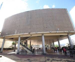 La oposición llegó desde las 8:00 de la mañana hasta el Poder Legislativo.