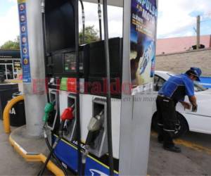 La regular y el diésel están congelados por cuatro semanas.