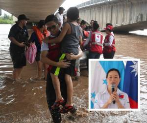 Miembros de la cruz roja hondureña rescatan a habitantes de El Progreso, Honduras, tras el desbordamiento del río Ulúa el 24 de septiembre de 2022. En el recuadro, la embajadora Vivia Chang.
