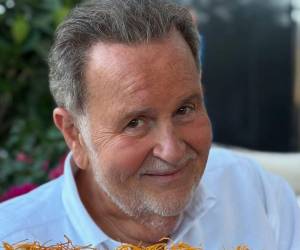 Durante casi tres décadas, Raúl de Molina ha sido sinónimo de risa fácil y energía desbordante en las mañanas de la televisión hispana. Por eso sorprendió profundamente cuando el presentador cubano, rostro inconfundible de El gordo y la flaca en Univision, decidió bajar la guardia y hablar de la depresión que atravesó.