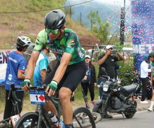 Héctor, con el número 1, se coronó campeón de la categoría élite masculina.