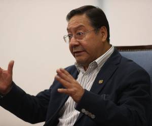 El pasado viernes, un juez ordenó la detención preventiva de Arce en el penal de San Pedro por cinco meses, investigado por los delitos de conducta antieconómica e incumplimiento de deberes.