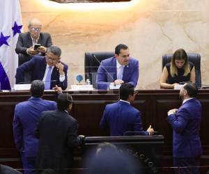 Entre protestas de bancadas de oposición, el Parlamento hondureño comenzó la discusión final para reestructurar el sistema energético del país.