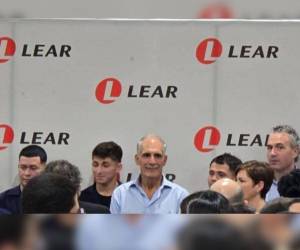 El presidente Asfura durante su visita al parque industrial Green Valley.