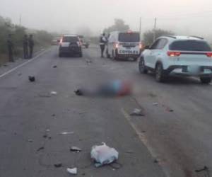 Los cuerpos de las víctimas quedaron en el pavimento sin signos vitales.