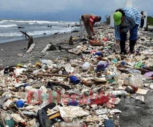 El ministro de Recursos Naturales y Ambiente, Lucky Medina, afirmó que ya comenzaron con acciones para reducir la llegada de basura proveniente de Guatemala.