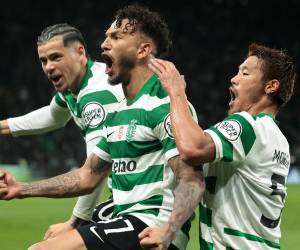 Sporting Lisboa se metió a última hora a octavos de final de Champions League.
