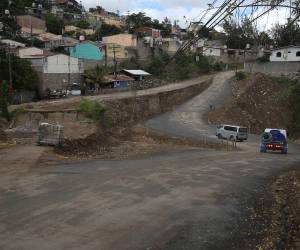 La comuna avanzó con los procesos de asfaltado mientras avanza la construcción de una nueva caja puente en la Reynel Fúnez.