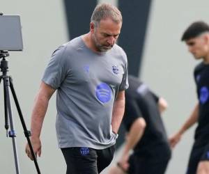 Hansi Flick ha recibido la terrible noticia estando concentrado con el Barcelona.