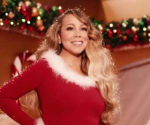 Esta imagen de archivo muestra a Mariah con un atuendo navideño.