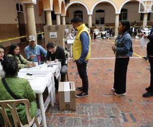 Las elecciones presidenciales de Colombia arrancaron este domingo con la apertura de los colegios electorales para más de 41 millones de ciudadanos que están habilitados para votar en primera vuelta por el sucesor del actual mandatario, Gustavo Petro.