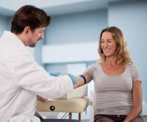 La lipoproteína A destaca como un factor de riesgo especialmente importante.