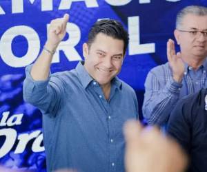 Juan Diego Zelaya agradeció a Dios, a su familia y a su equipo al recibir la declaratoria como alcalde electo del Distrito Central por el CNE.