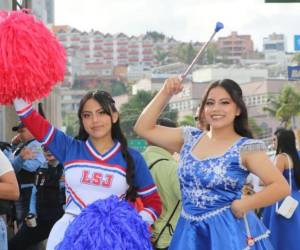 El Instituto Monterrey será el encargado de abrir la participación de los centros educativos, mientras que el Instituto Central Vicente Cáceres cerrará los desfiles.