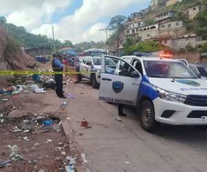 El cuerpo de un joven fue encontrado a la orilla de la calle de Villa Nueva, en la capital.