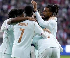 Así celebraron los futbolistas de Francia en único gol del partido.