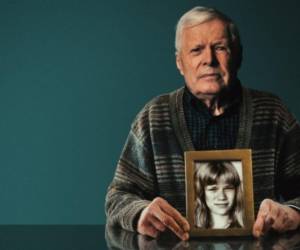 Luego de luchar durante décadas para llevar al asesino de su hija ante la justicia en Francia y Alemania, un padre toma medidas extremas.