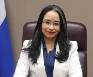 Como un mecanismo de protección recomendado por expertos en seguridad, la directora ejecutiva del Consejo Nacional Anticorrupción (CNA) salió del país en las últimas horas.