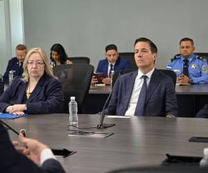 En la reunión participaron la encargada de negocios de la Embajada de los Estados Unidos en Honduras, Colleen Hoey y el senador Bernie Moreno.