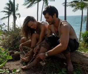 La narrativa, que incorpora elementos característicos del estilo del icónico cineasta, estrena este jueves 29 de enero en salas de cine a nivel nacional.