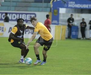 Imágenes del desarrollo del partido.