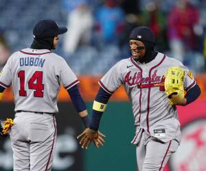Imágenes del desarrollo del partido de Grandes Ligas entre Braves y Phillies.