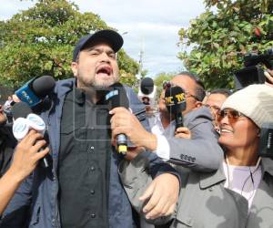 José Carlos Cardona aseguró que la diputada Cuéllar fraguó el plan y que era protegida en el gobierno anterior por ser la amante de un miembro de la familia Zelaya.