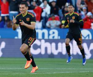 Jairo Vélez tiene ganando a Perú sobre Honduras en amistoso en Leganés.